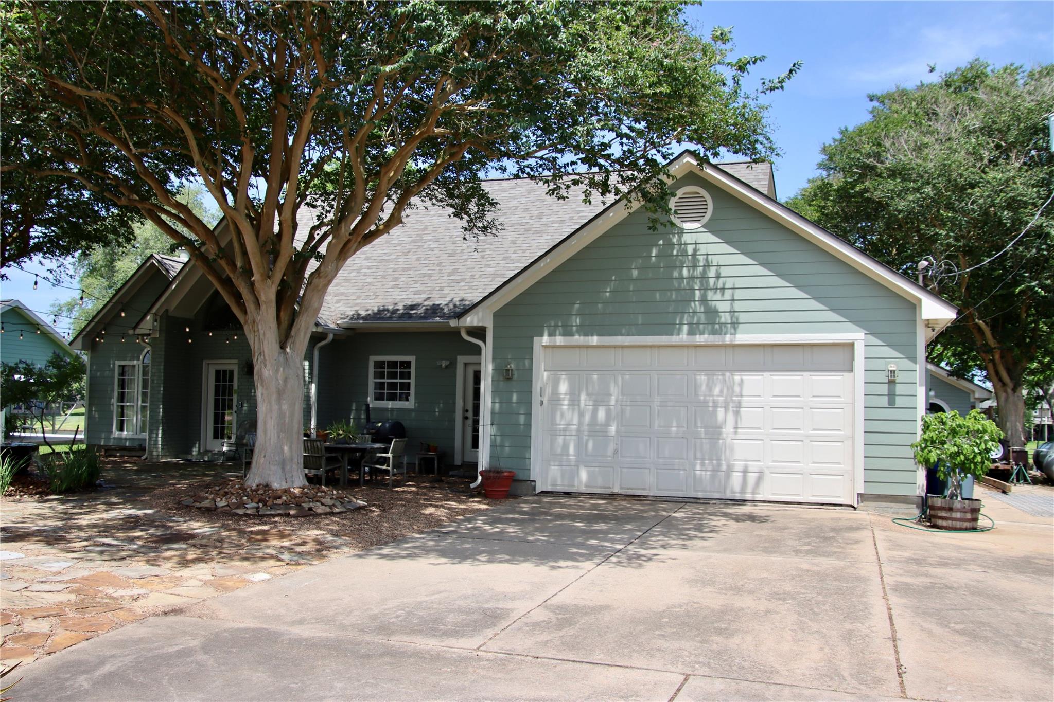 323 E County Road 461b