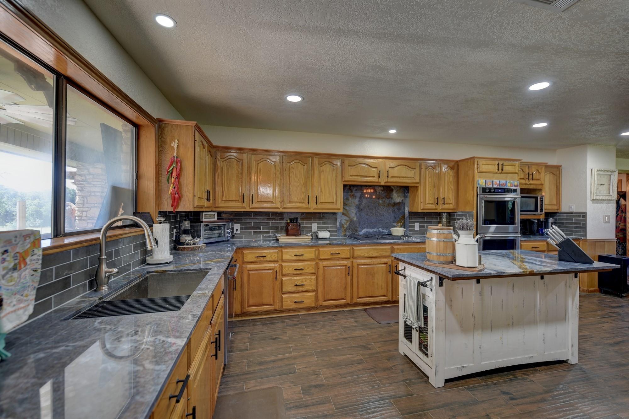 1045 Private Road 7005
