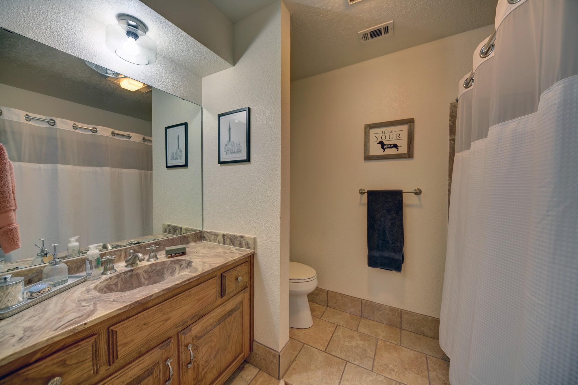 1045 Private Road 7005