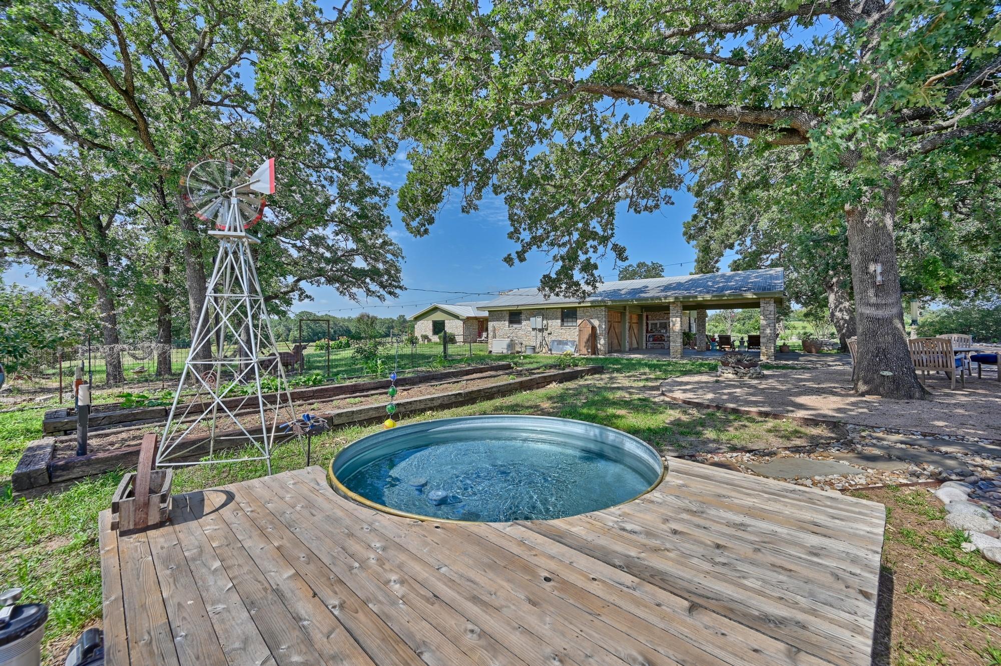 1045 Private Road 7005