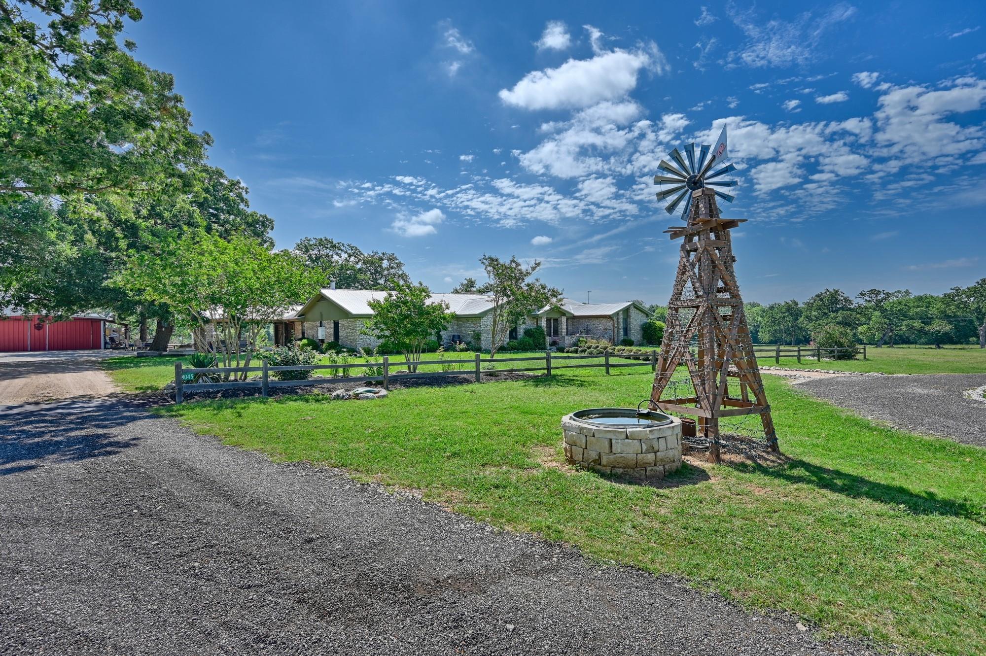 1045 Private Road 7005