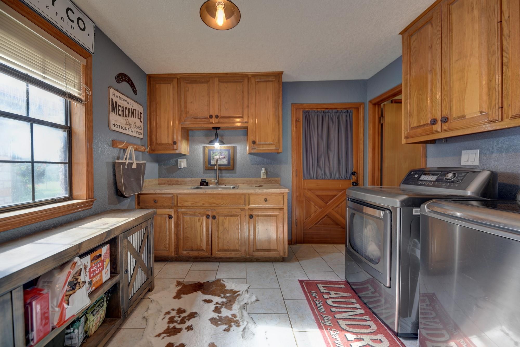 1045 Private Road 7005