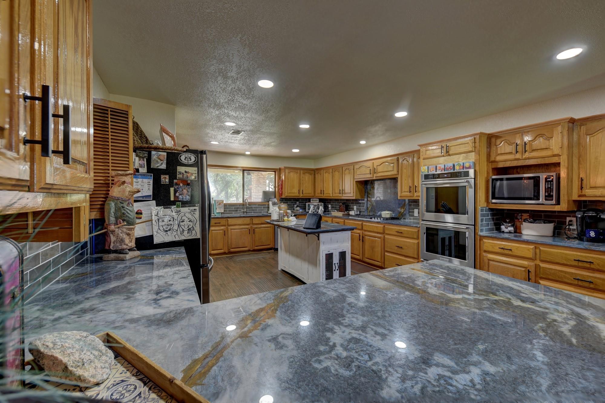 1045 Private Road 7005