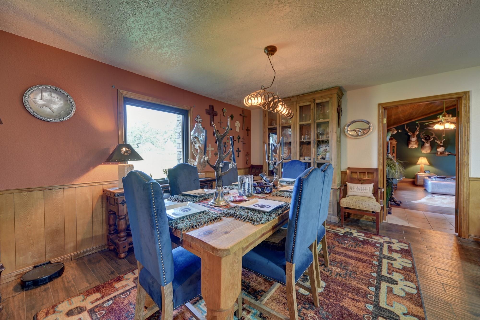 1045 Private Road 7005