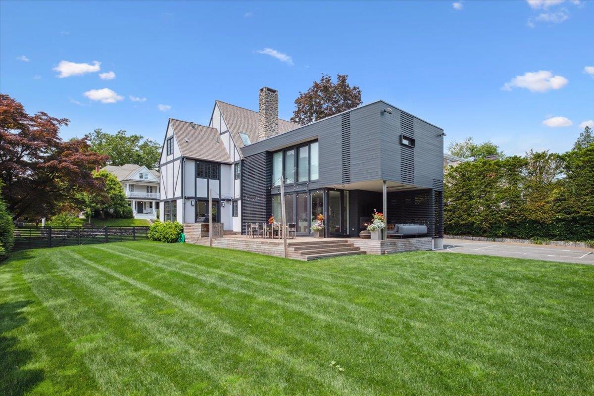 35 Halsted Place
