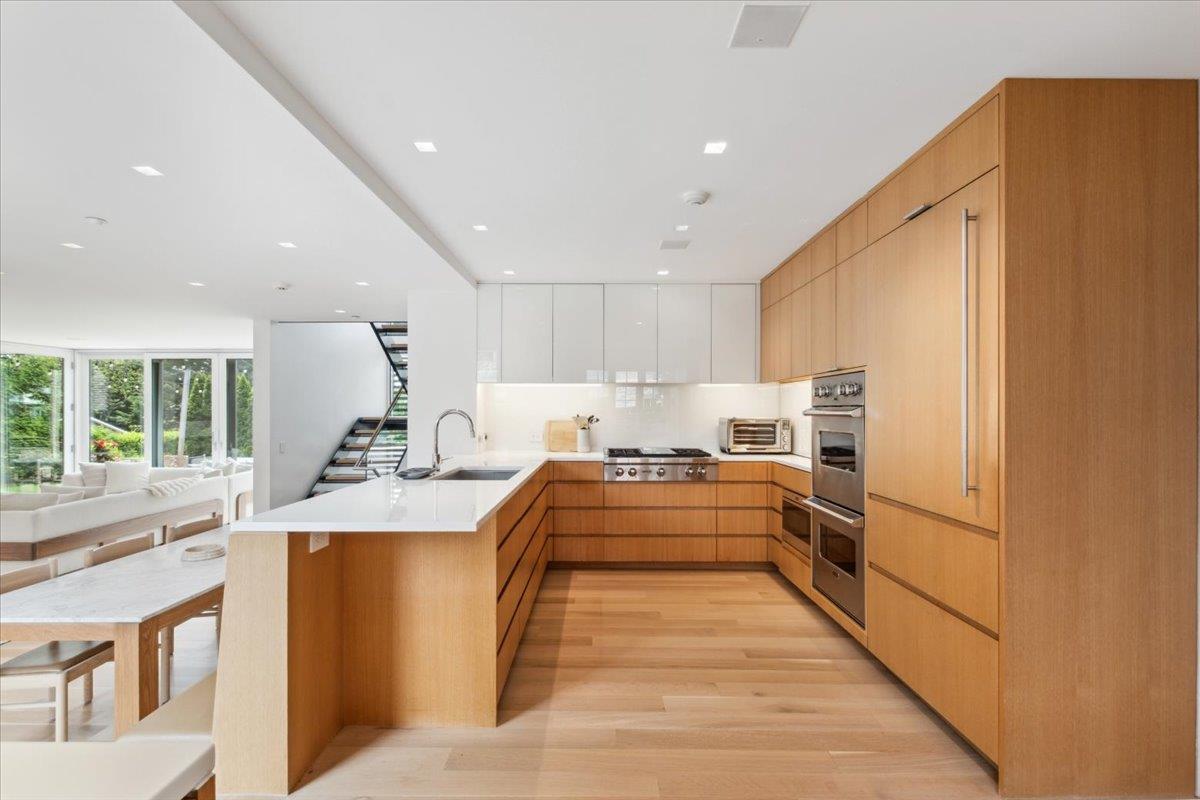 35 Halsted Place