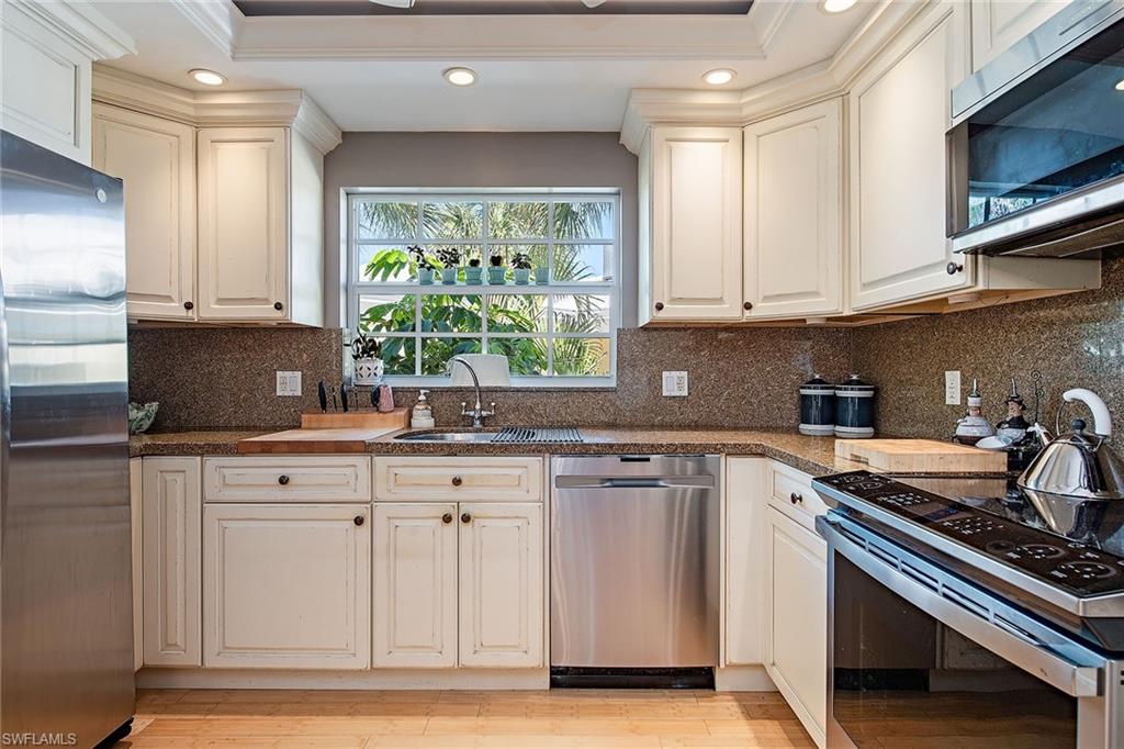 2601 Gulf Shore BLVD N 26