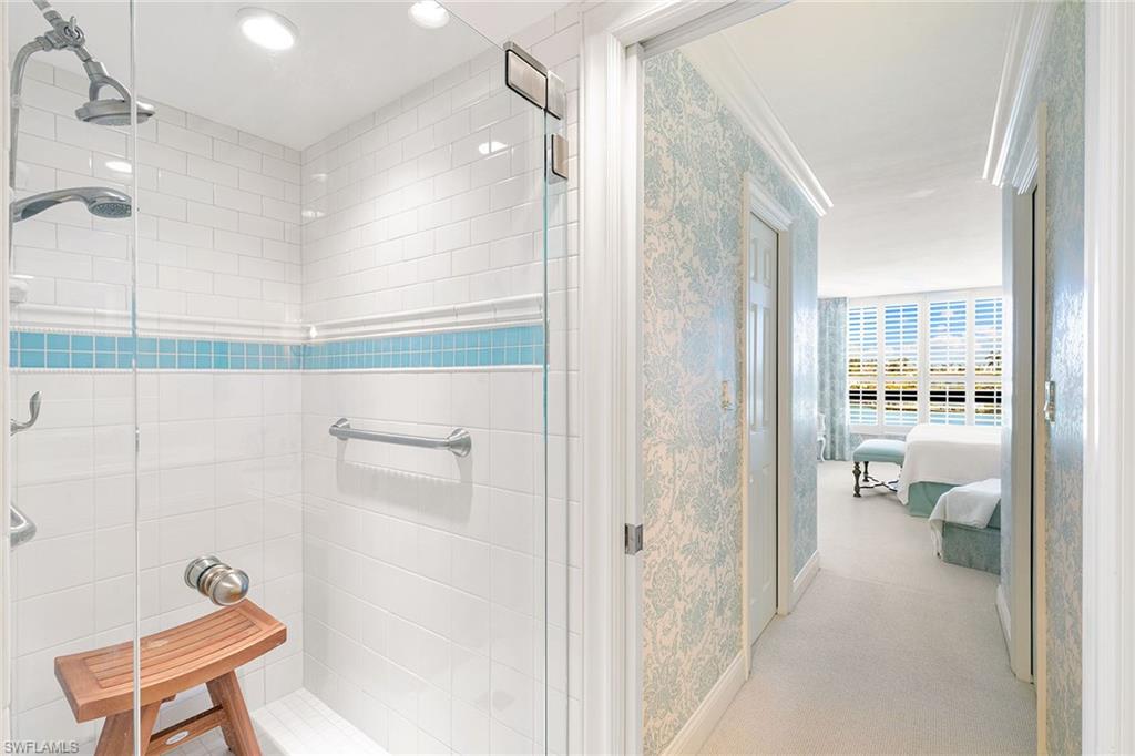 2400 Gulf Shore BLVD N # 305