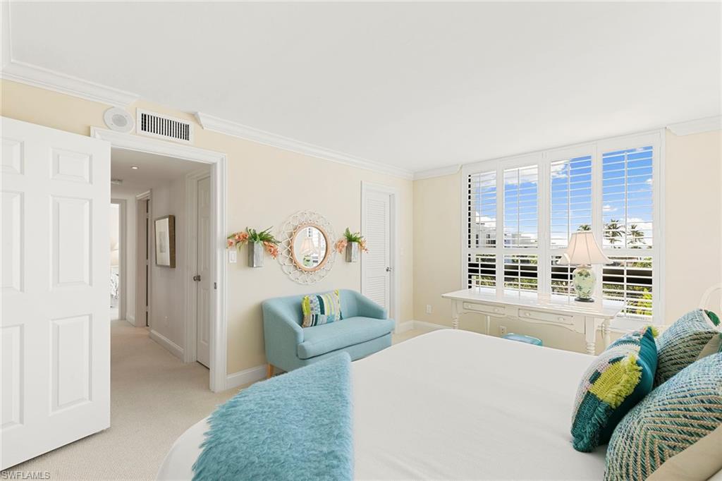 2400 Gulf Shore BLVD N # 305