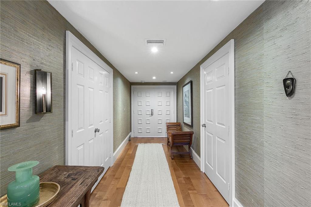 2400 Gulf Shore BLVD N # 305