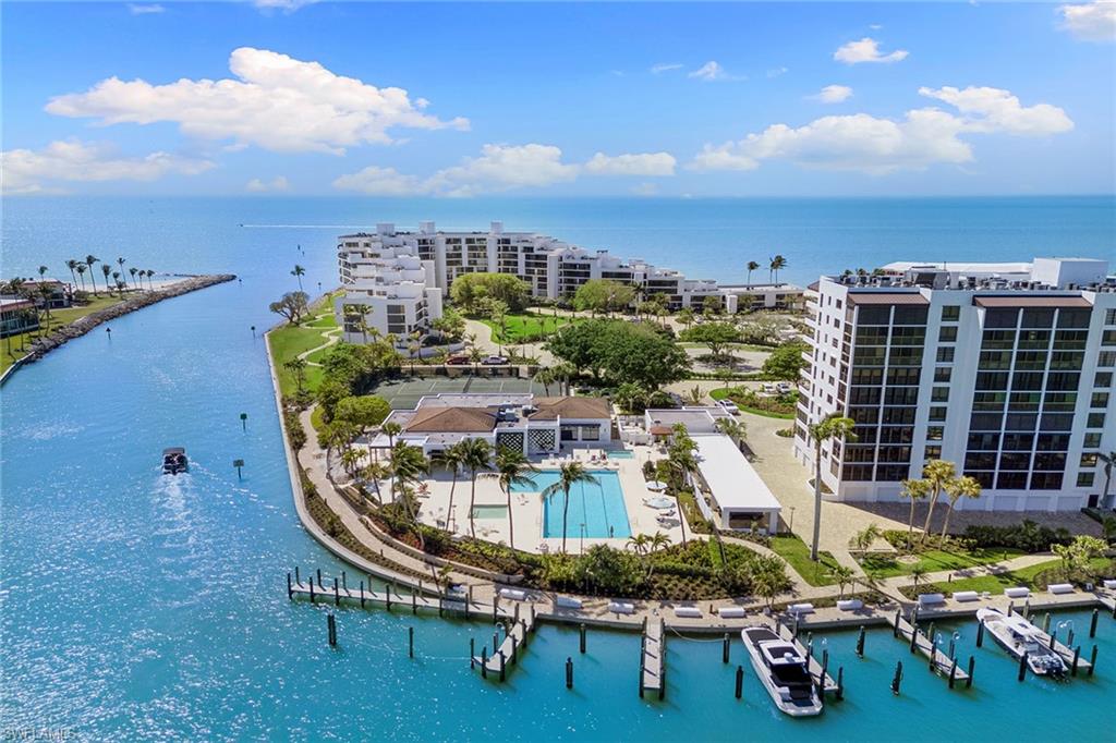 2400 Gulf Shore BLVD N # 305