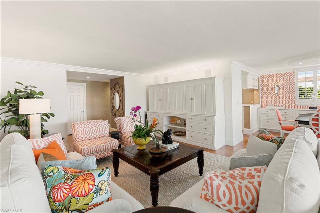 2400 Gulf Shore BLVD N # 305