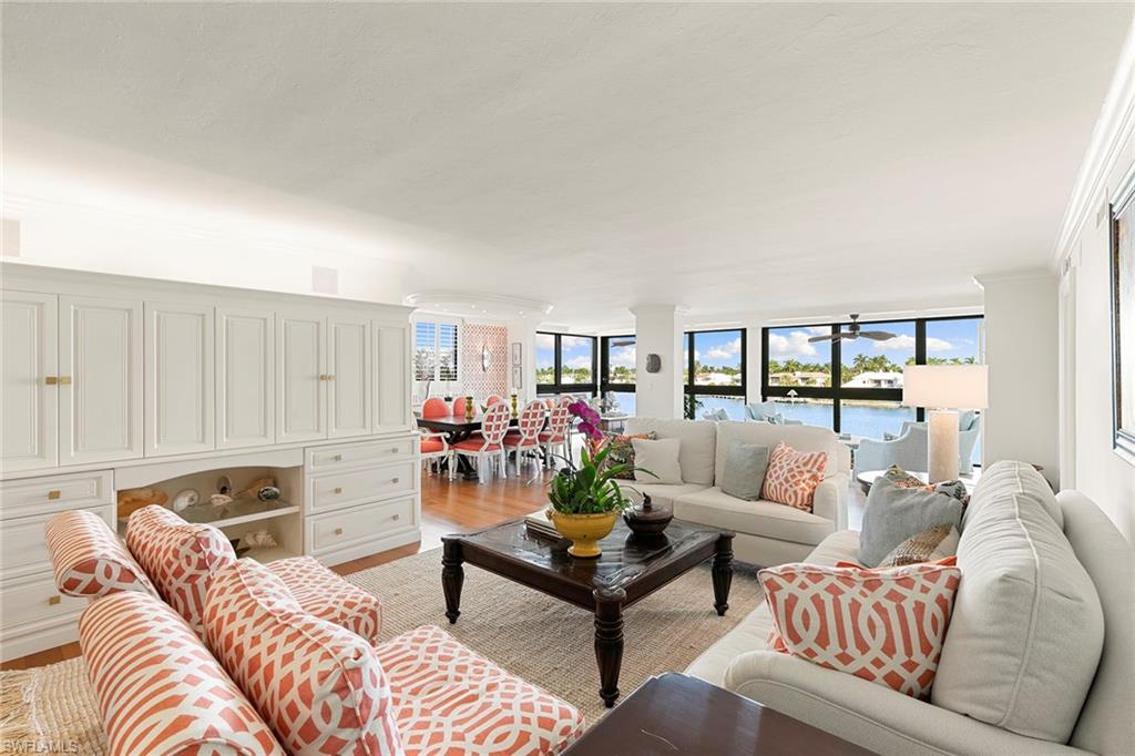 2400 Gulf Shore BLVD N # 305