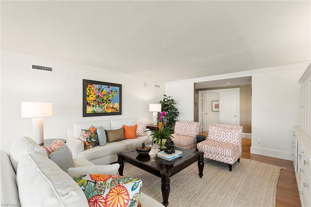 2400 Gulf Shore BLVD N # 305