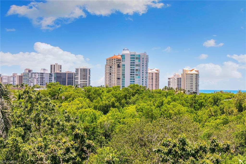 5501 Heron Point DR # 303