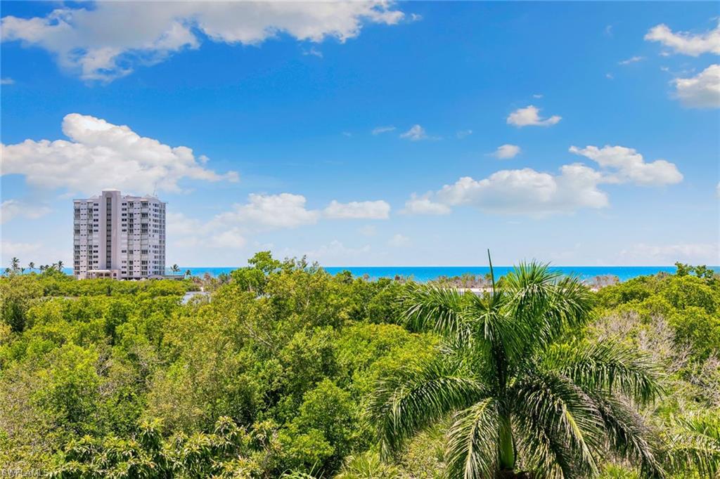 5501 Heron Point DR # 303
