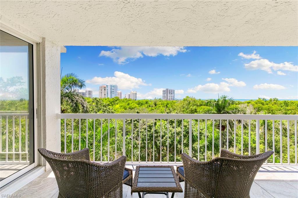 5501 Heron Point DR # 303