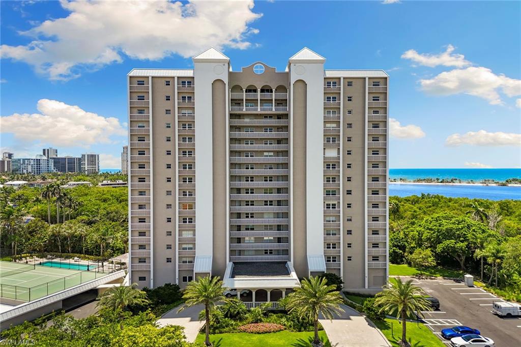 5501 Heron Point DR # 303