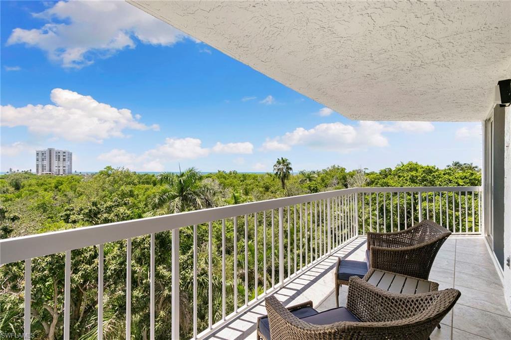 5501 Heron Point DR # 303