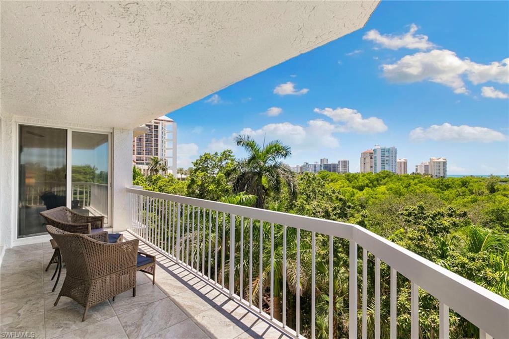 5501 Heron Point DR # 303