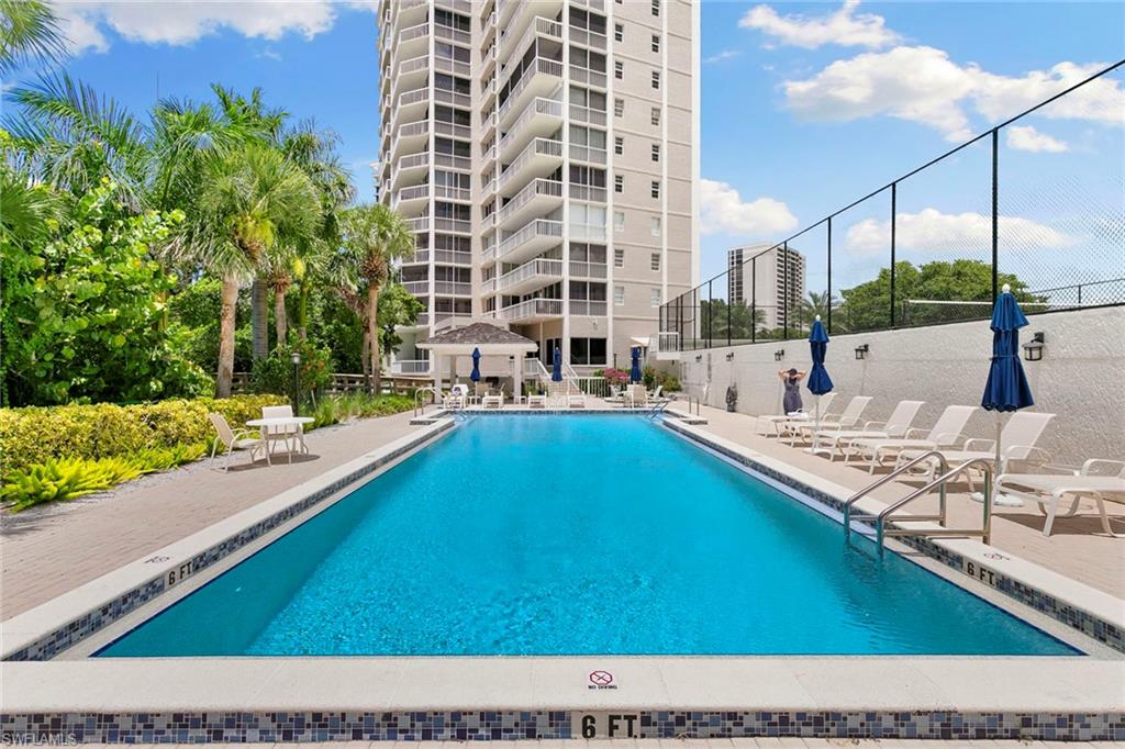 5501 Heron Point DR # 303