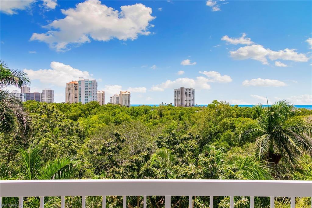 5501 Heron Point DR # 303