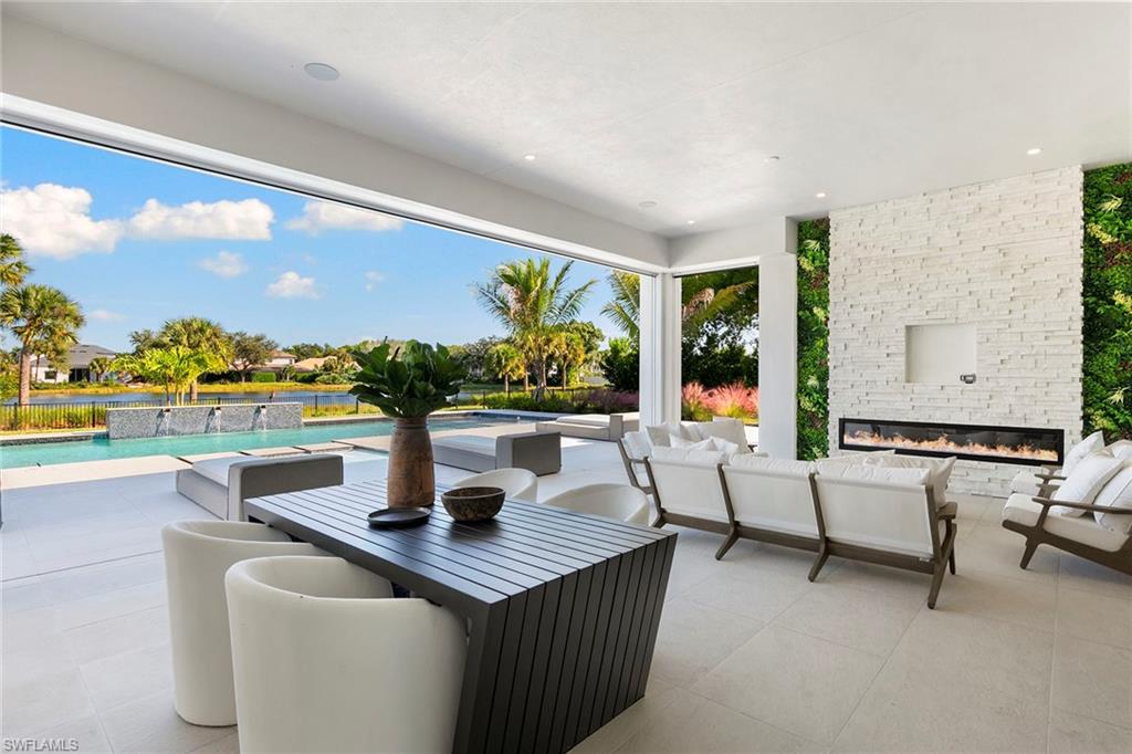 2337 Anthony CT, NAPLES
