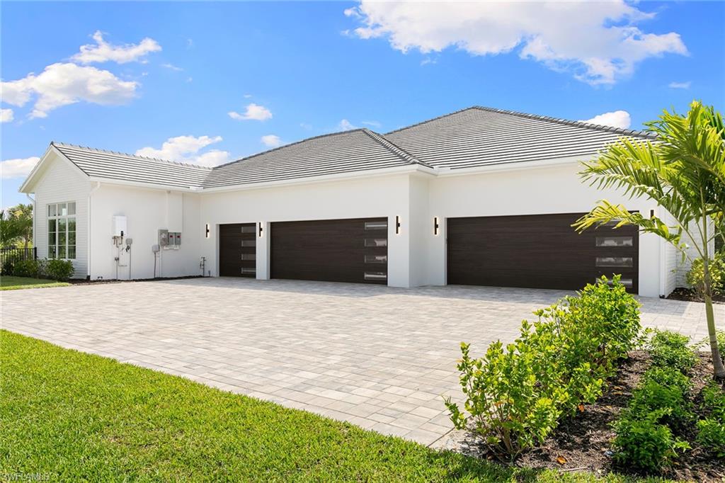 2337 Anthony CT, NAPLES