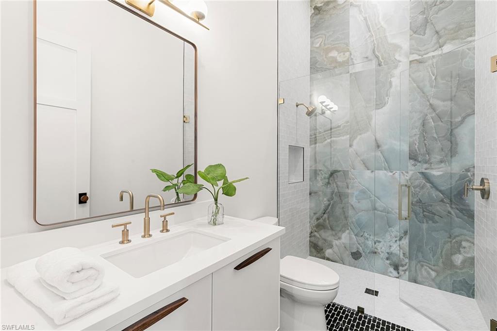 2337 Anthony CT, NAPLES
