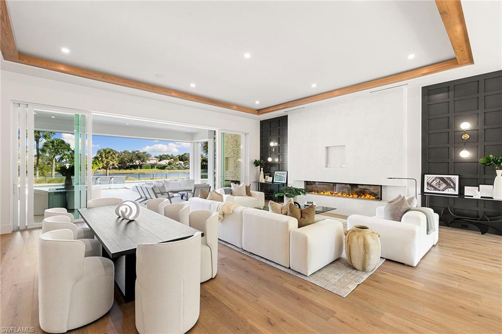 2337 Anthony CT, NAPLES