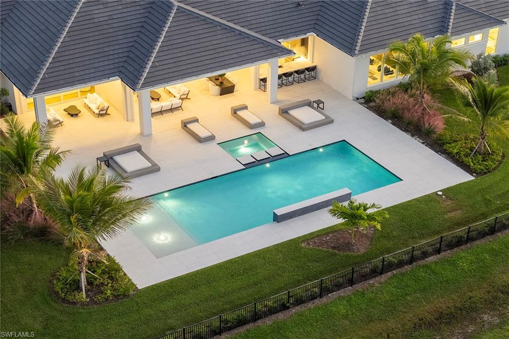 2337 Anthony CT, NAPLES