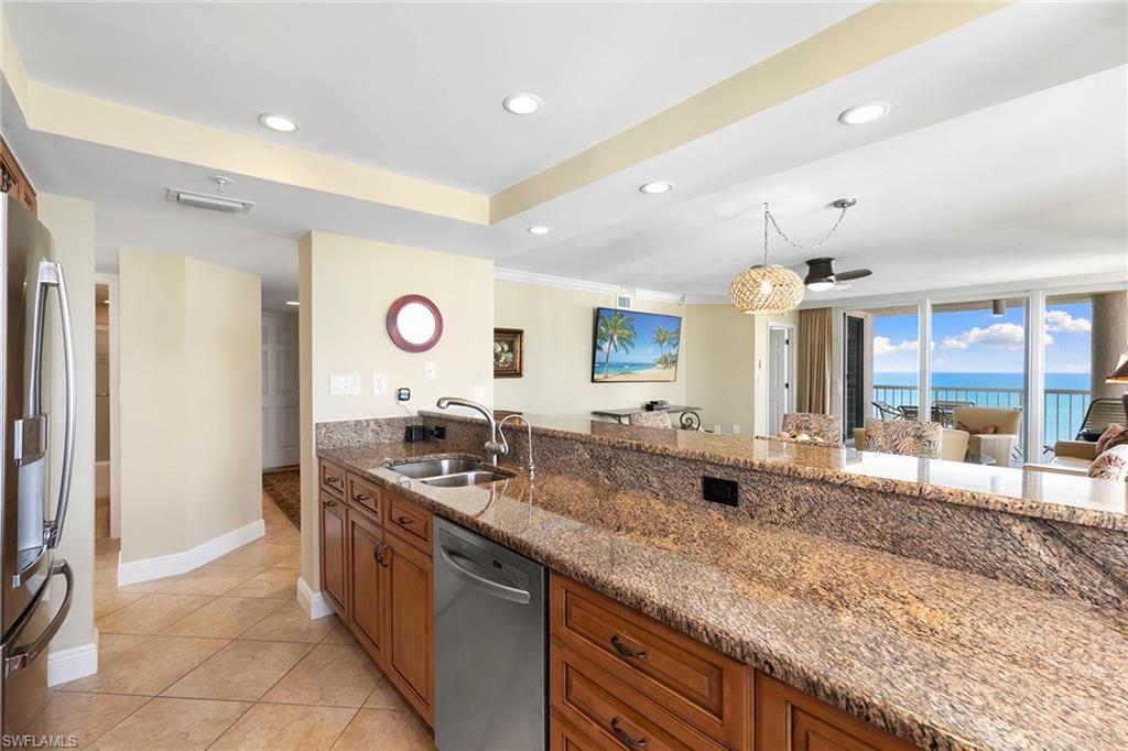 40 Seagate DR # 1204A