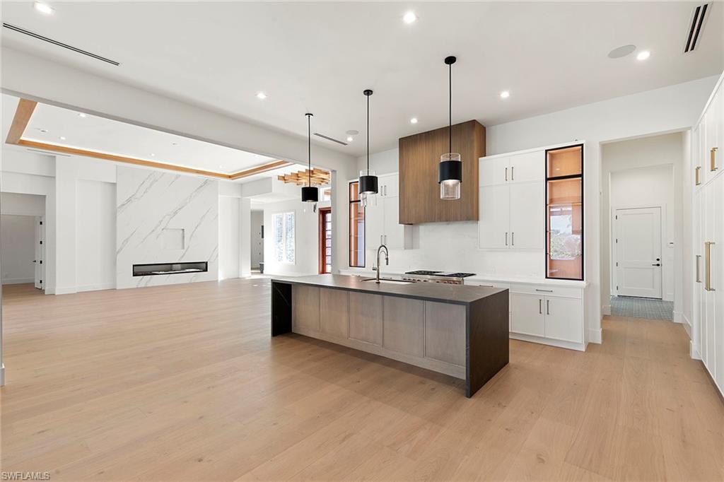 2309 Anthony CT