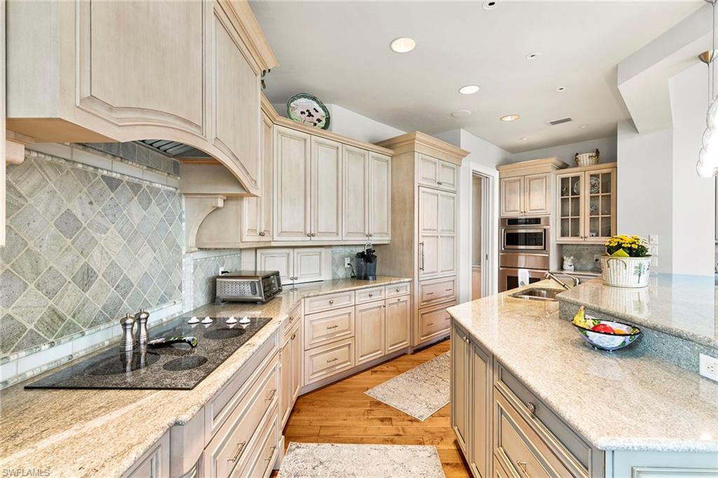 6991 Greentree DR