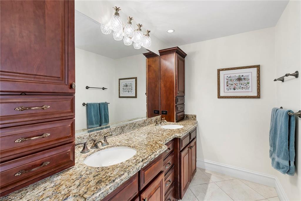 5731 Cypress Hollow WAY