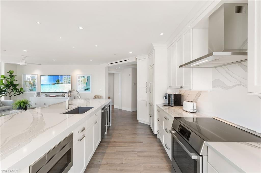 4255 Gulf Shore BLVD N 801