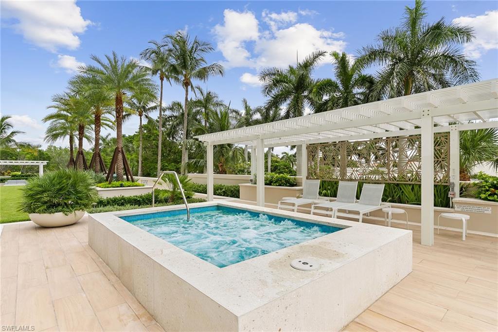 4255 Gulf Shore BLVD N 801