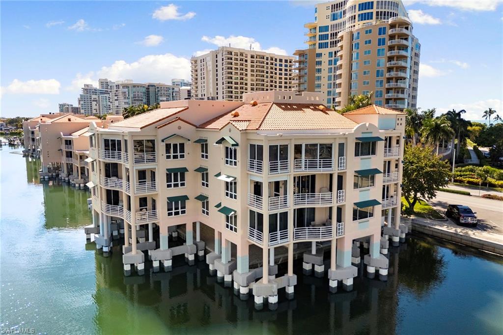 4560 Gulf Shore BLVD N 3-323