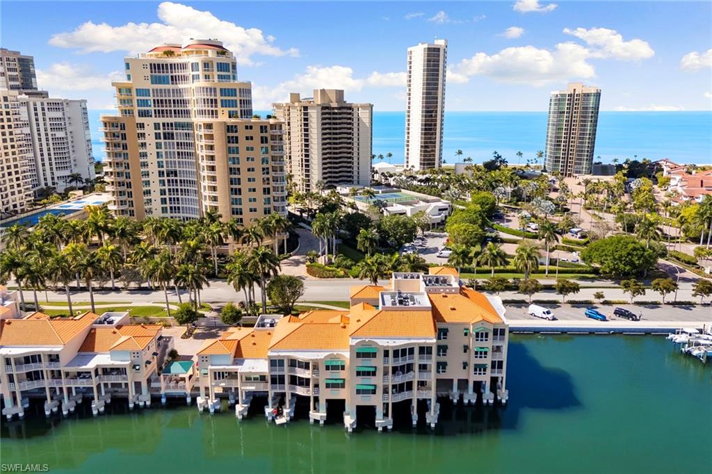 4560 Gulf Shore BLVD N 3-323