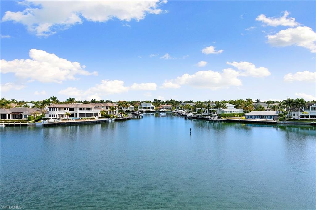 4560 Gulf Shore BLVD N 3-323