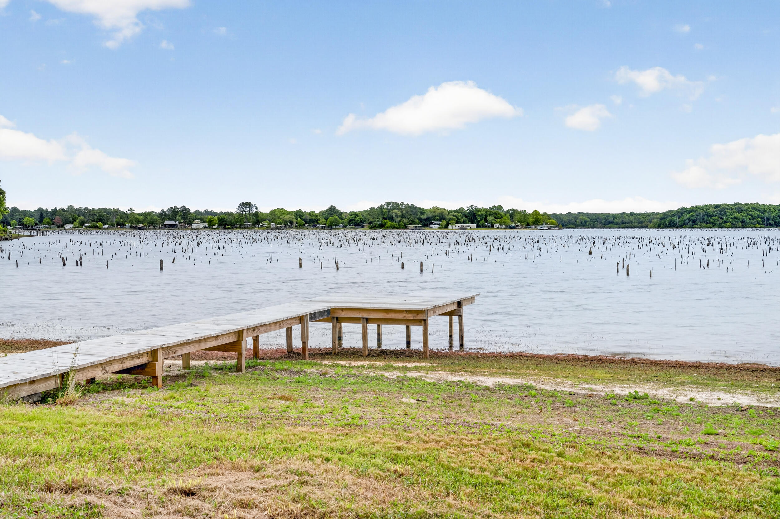 535 Kings Lake Boulevard, DeFuniak Springs