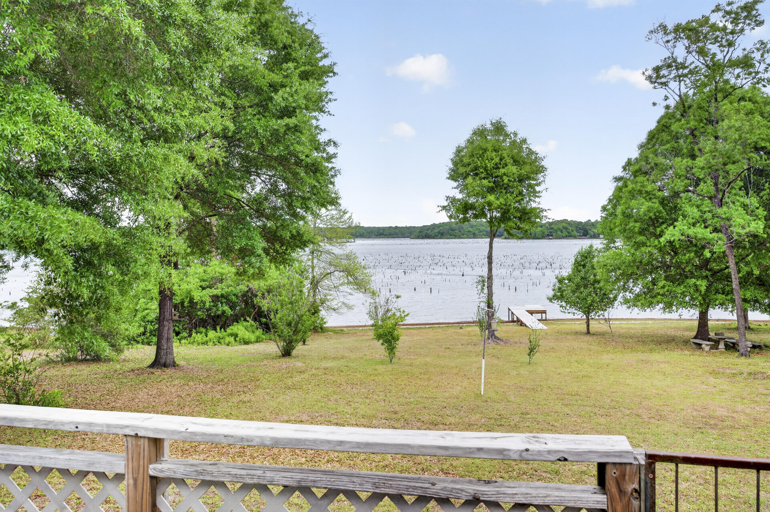 535 Kings Lake Boulevard, DeFuniak Springs