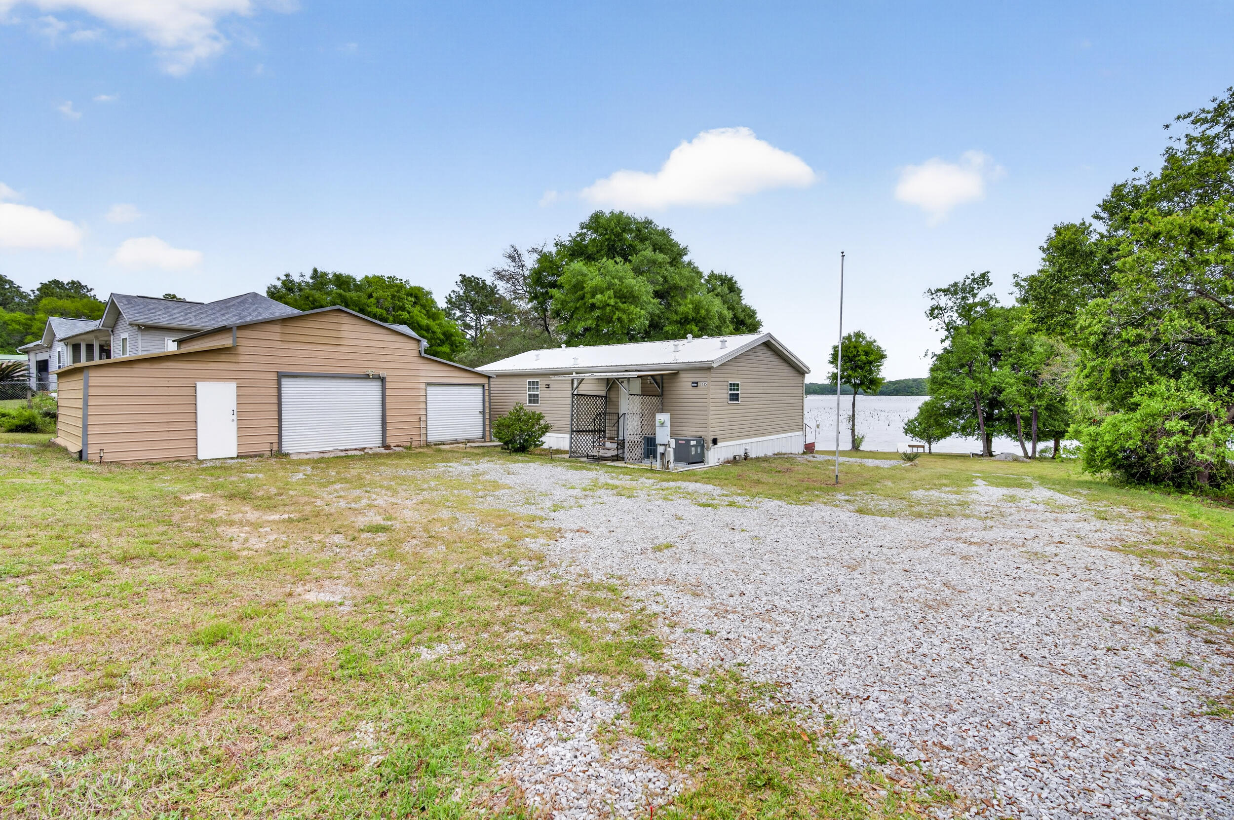 535 Kings Lake Boulevard, DeFuniak Springs