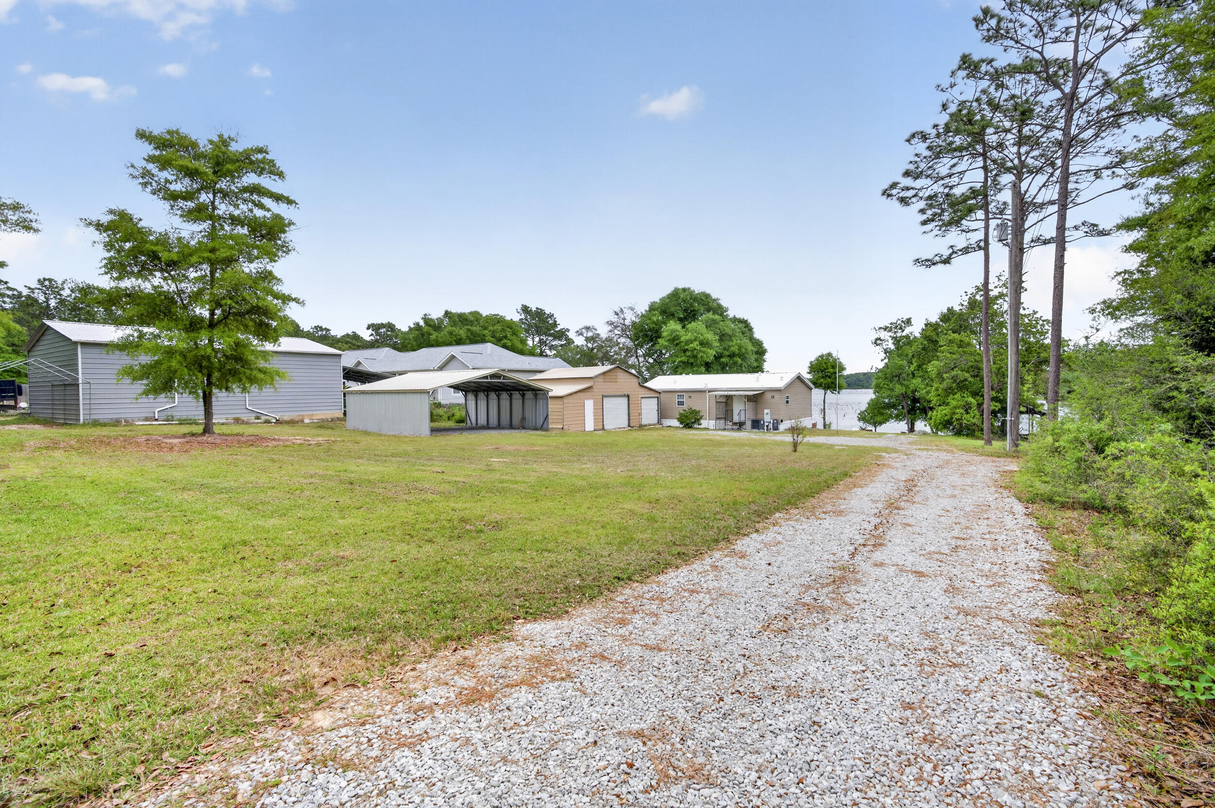 535 Kings Lake Boulevard, DeFuniak Springs
