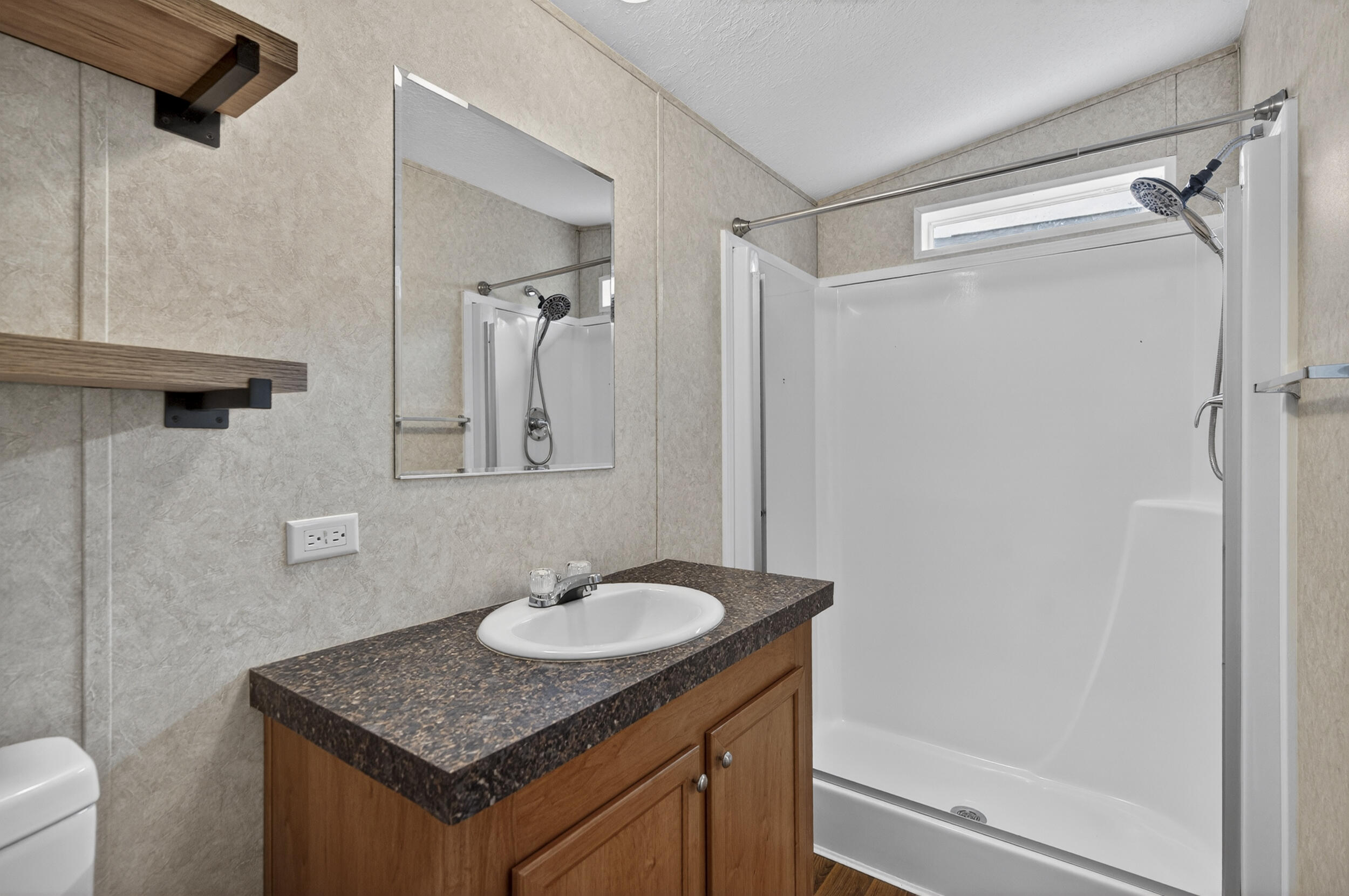 535 Kings Lake Boulevard, DeFuniak Springs