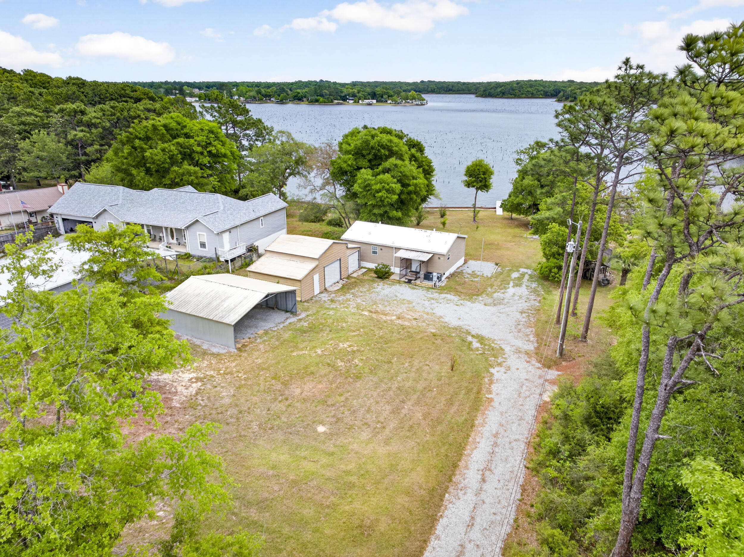 535 Kings Lake Boulevard, DeFuniak Springs