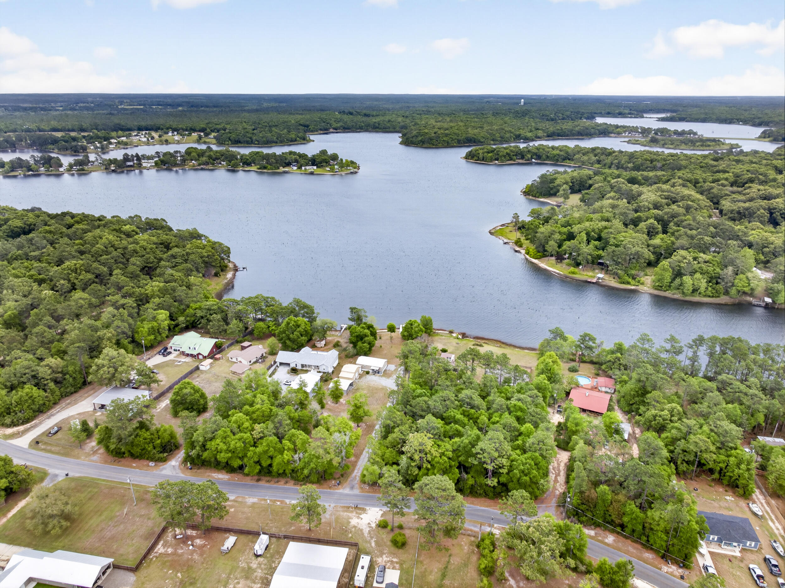 535 Kings Lake Boulevard, DeFuniak Springs