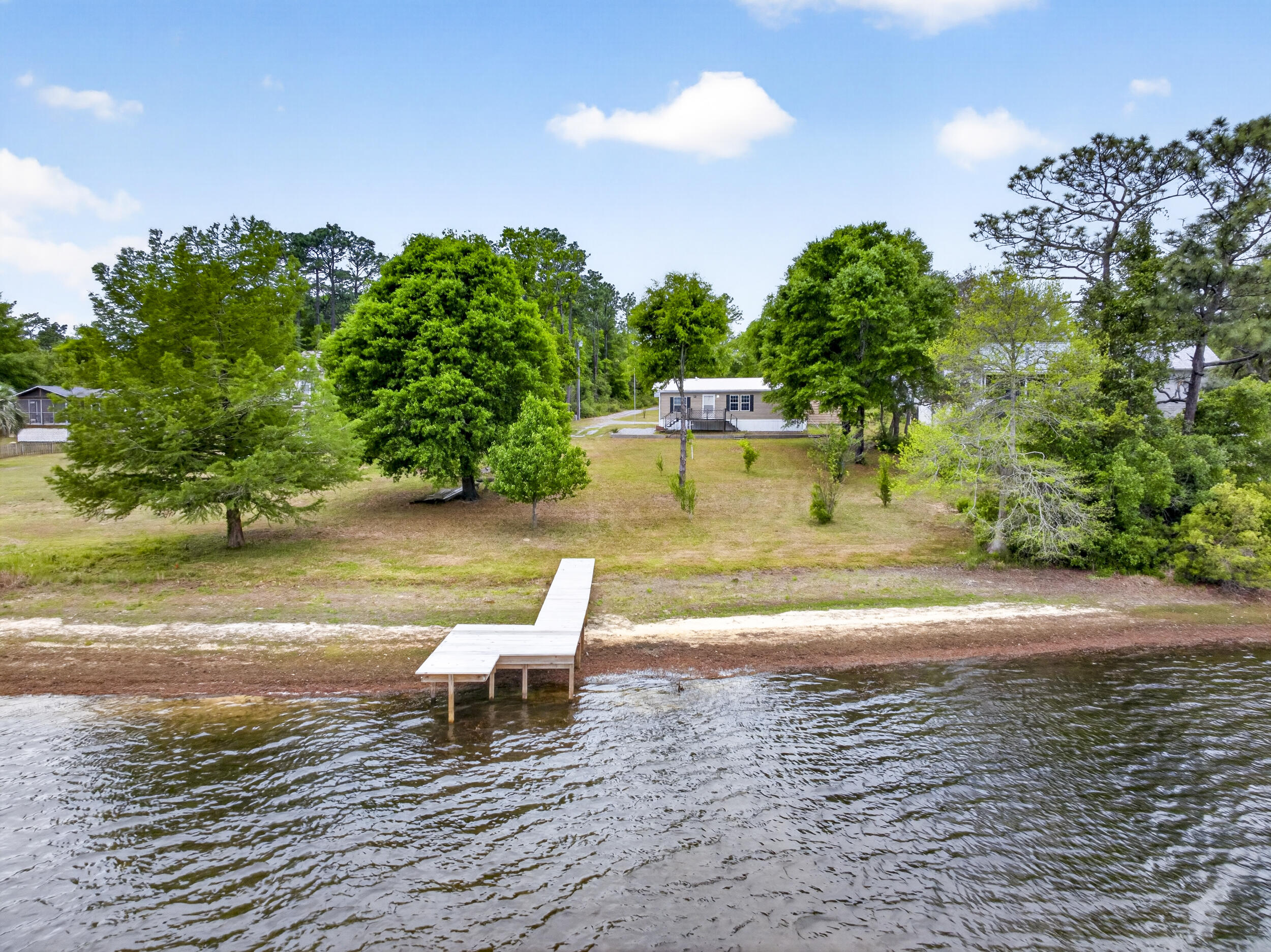 535 Kings Lake Boulevard, DeFuniak Springs