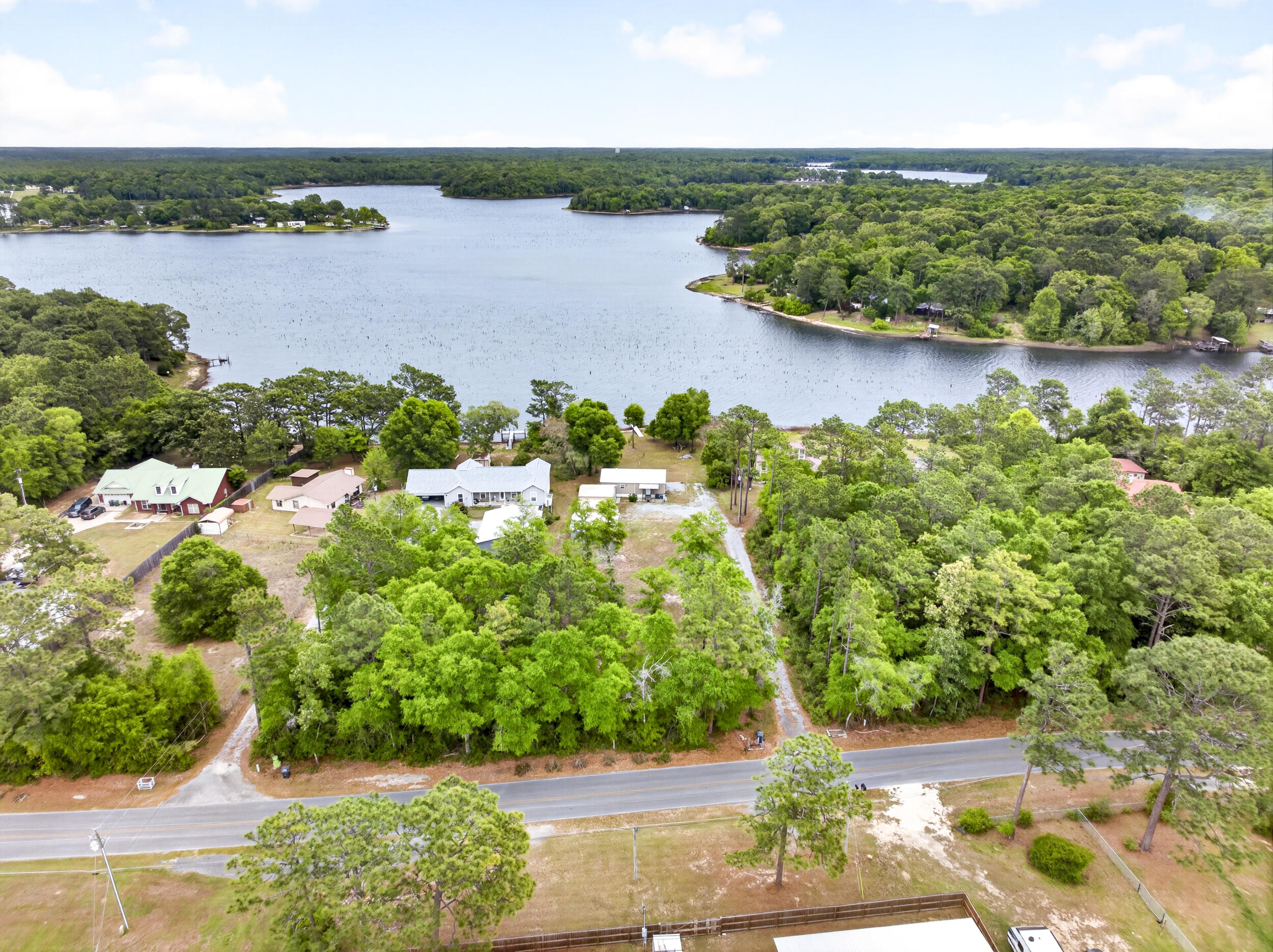 535 Kings Lake Boulevard, DeFuniak Springs