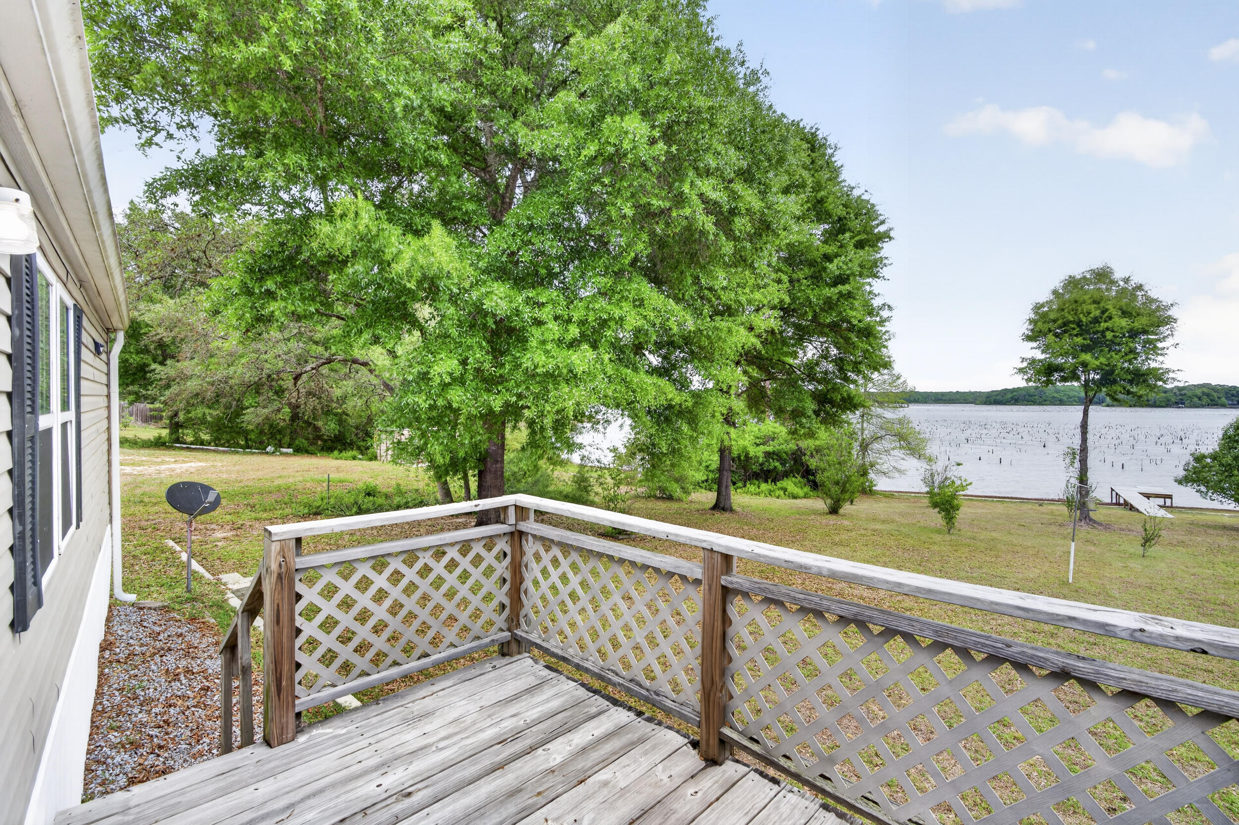 535 Kings Lake Boulevard, DeFuniak Springs